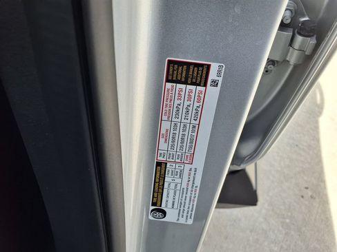 Used 2025 Nissan Rogue SV FWD image 31