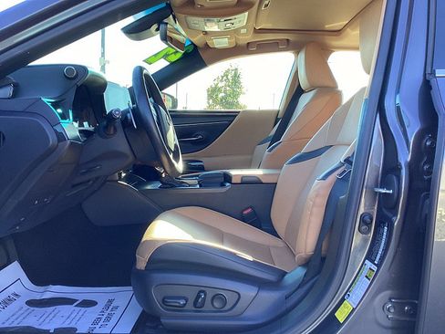 Used 2022 Lexus ES 350 image 9