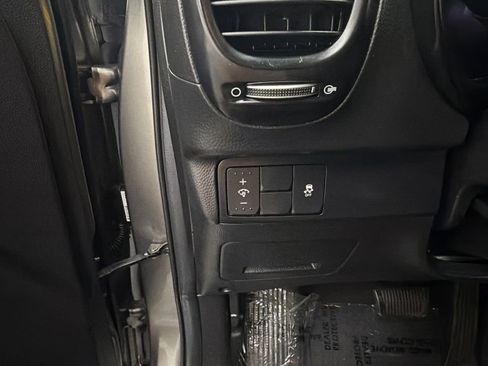 Used 2018 Kia Soul + FWD image 30