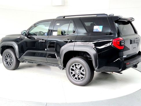 New 2025 Toyota 4Runner SR5 image 4