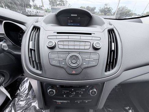 Used 2017 Ford Escape SE FWD image 16
