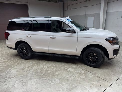 Certified 2024 Ford Expedition Timberline image 6