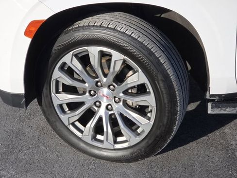 Used 2022 GMC Yukon XL Denali w/ Denali Ultimate Package image 29