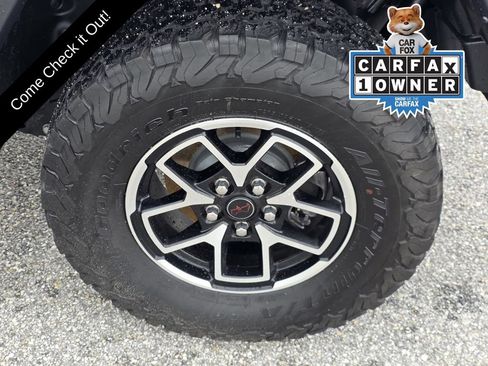 Used 2025 Jeep Wrangler Unlimited Rubicon AWD/4WD image 39