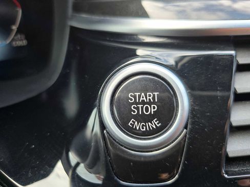 Used 2021 BMW 540i xDrive w/ Premium Package image 32