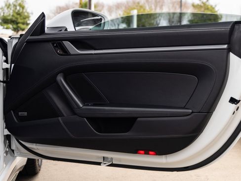 Certified 2021 Porsche 911 Targa 4S image 39