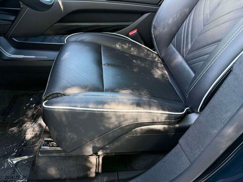 Used 2026 Cadillac Vistiq Platinum w/ LPO, Floor Liner Package AWD/4WD image 3