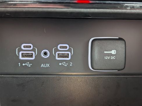 Used 2023 Jeep Grand Cherokee Limited w/ Black Appearance Package image 20