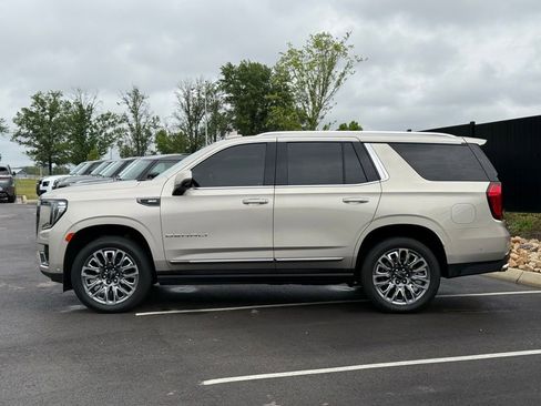 Used 2024 GMC Yukon Denali Ultimate AWD/4WD image 11