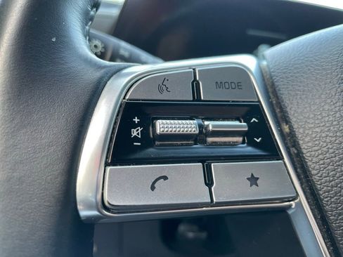 Used 2025 Kia Telluride S FWD image 11