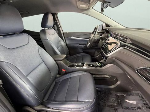 Used 2023 Chevrolet Bolt EUV LT w/ Convenience Package FWD image 32