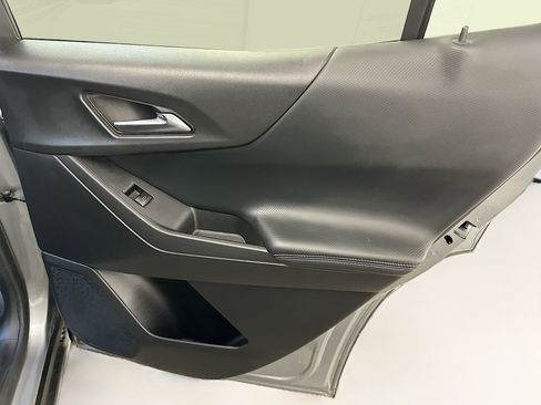 Used 2025 Chevrolet Equinox LT image 31