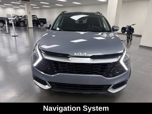 Used 2025 Kia Sportage EX w/ Premium Package AWD/4WD image 2