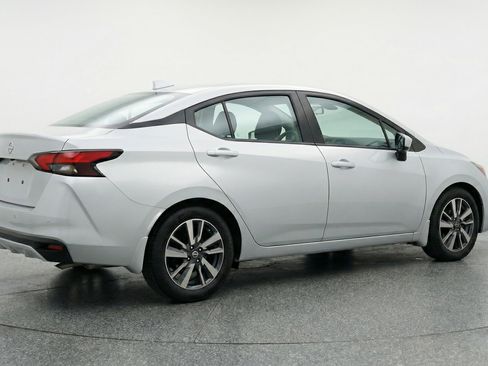 Used 2025 Nissan Versa SV image 9