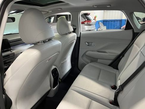 Used 2024 Hyundai Kona Limited FWD image 17