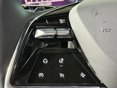 New 2026 Cadillac Escalade ESV Luxury image 13