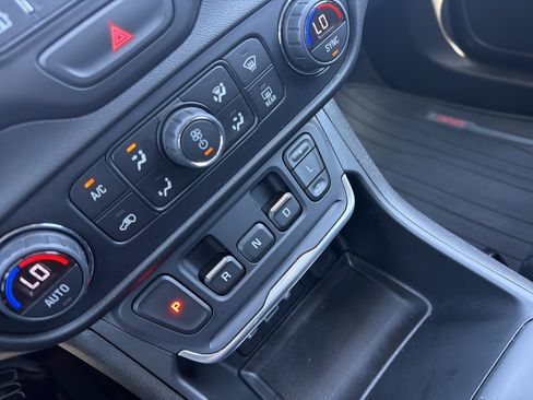 Used 2019 GMC Terrain SLE w/ Driver Convenience Package AWD/4WD image 26