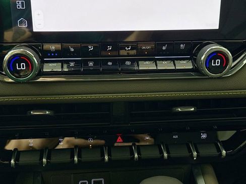 New 2025 Chevrolet Colorado ZR2 w/ Technology Package image 17