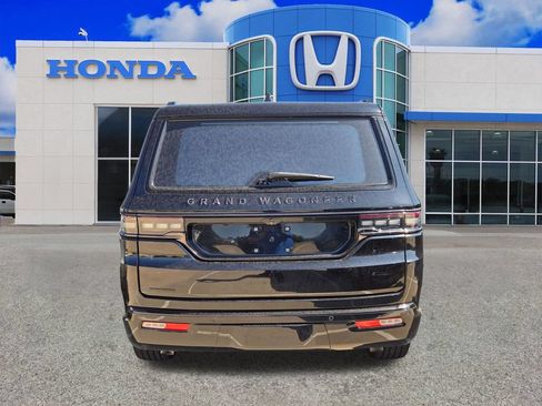 Used 2022 Jeep Grand Wagoneer Series II AWD/4WD image 2