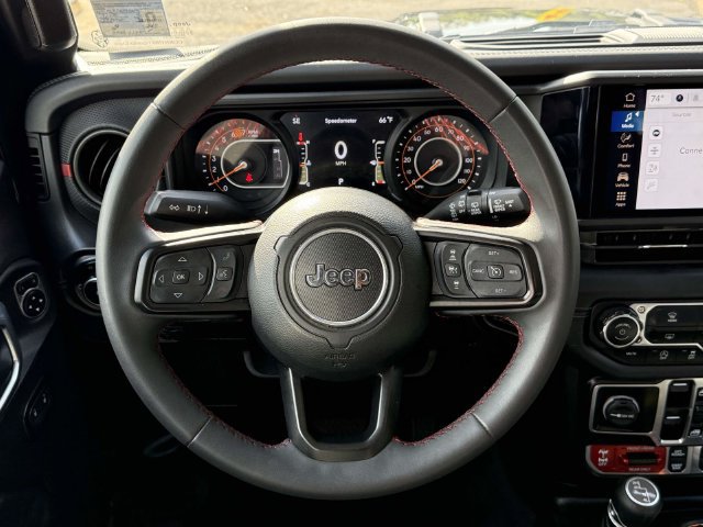 Used 2025 Jeep Wrangler Unlimited Rubicon AWD/4WD image 17