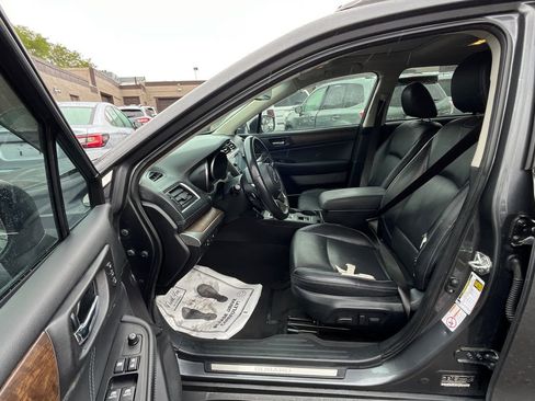 Used 2018 Subaru Outback 3.6R Limited AWD/4WD image 21