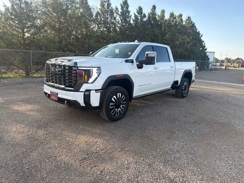 Used 2024 GMC Sierra 2500 Denali Ultimate AWD/4WD image 2