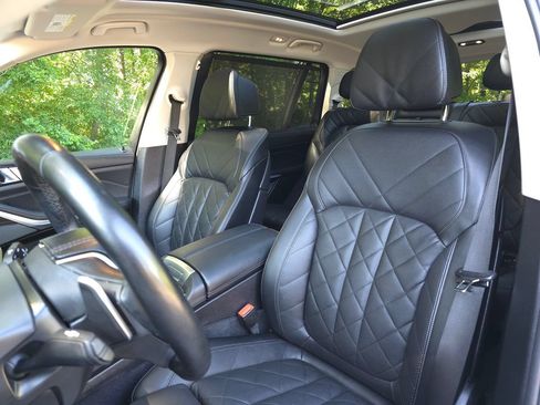 Used 2025 BMW X7 xDrive40i w/ Premium Package AWD/4WD image 13