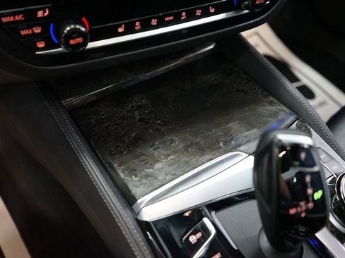Used 2021 BMW M550i xDrive w/ Executive Package AWD/4WD image 45