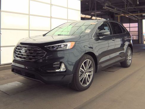Used 2024 Ford Edge Titanium w/ Equipment Group 301A AWD/4WD image 2