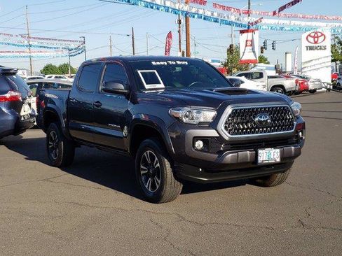 Certified 2018 Toyota Tacoma TRD Sport AWD/4WD image 3