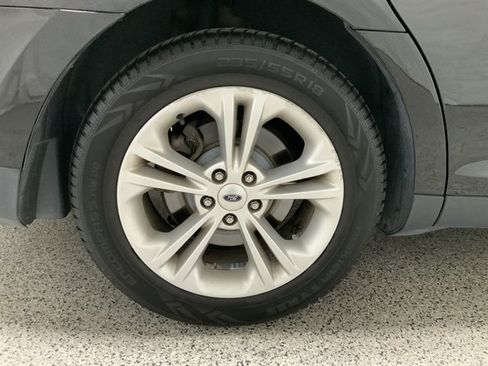 Used 2018 Ford Taurus SEL w/ Equipment Group 201A AWD/4WD image 12