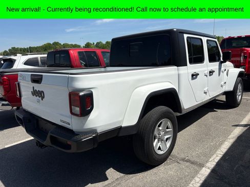 Used 2021 Jeep Gladiator Sport image 4