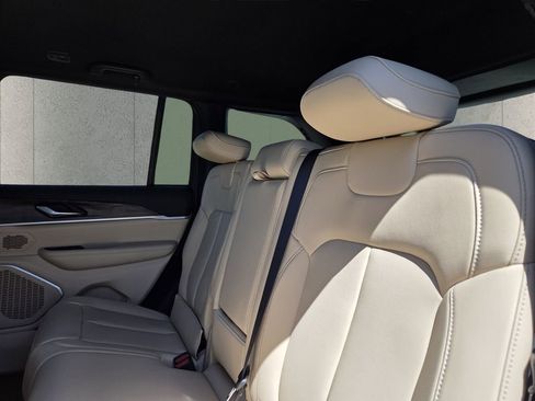 New 2026 Jeep Grand Cherokee Limited RWD image 7