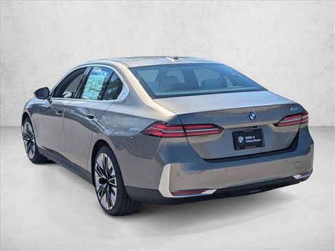 Used 2026 BMW 530i w/ Premium Package RWD image 8