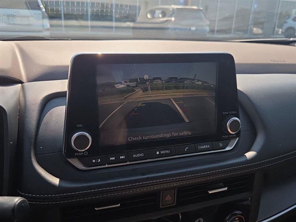 Used 2023 Nissan Rogue SV FWD image 10