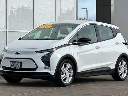 Used 2022 Chevrolet Bolt LT image 8