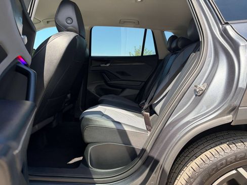 Used 2026 Volkswagen Tiguan SE FWD image 23