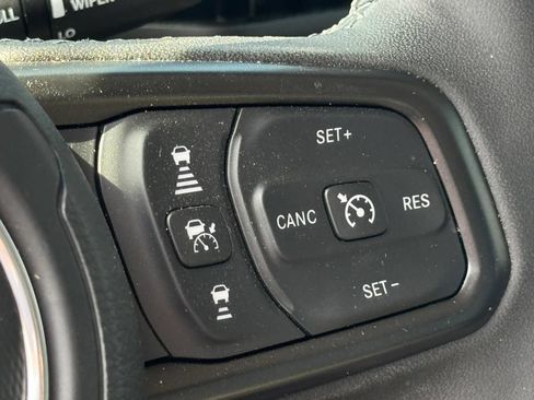 Used 2025 Jeep Gladiator Mojave w/ Safety Group AWD/4WD image 20