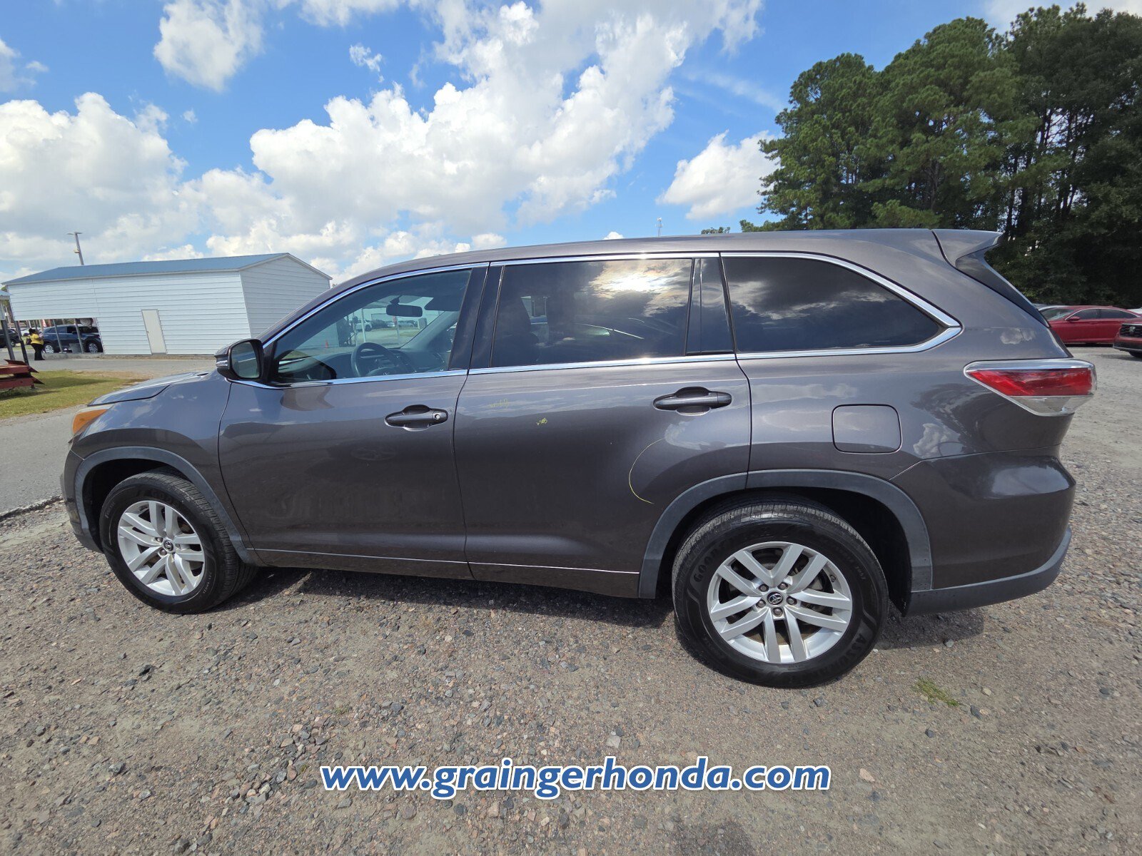 Used 2016 Toyota Highlander LE FWD image 9