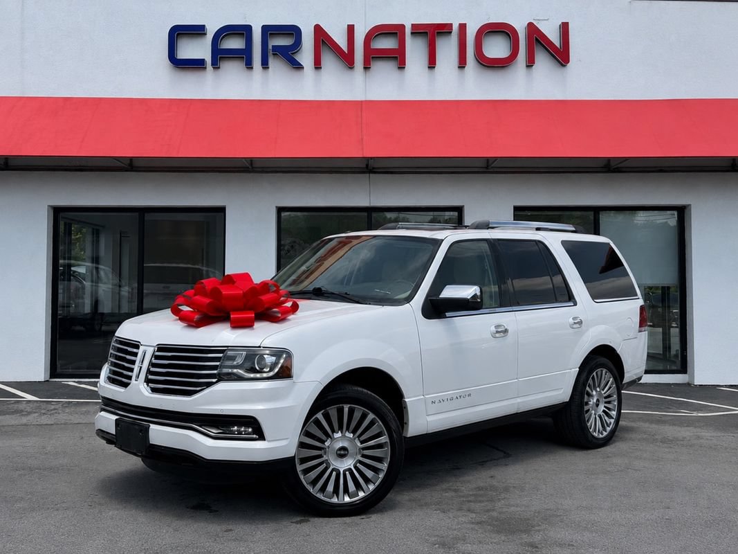 Used 2017 Lincoln Navigator Reserve AWD/4WD image 2