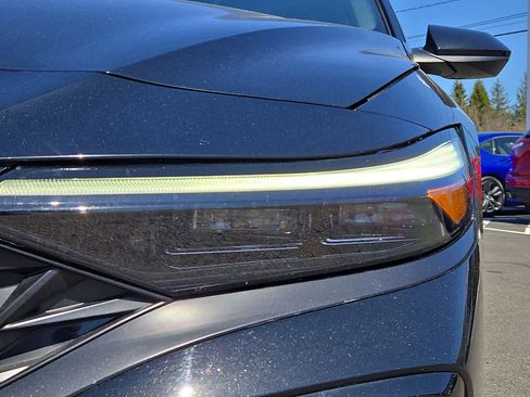 Used 2025 Hyundai Elantra SEL FWD image 10