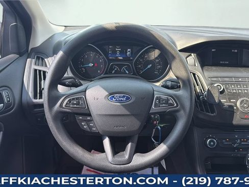 Used 2018 Ford Focus SE FWD image 19