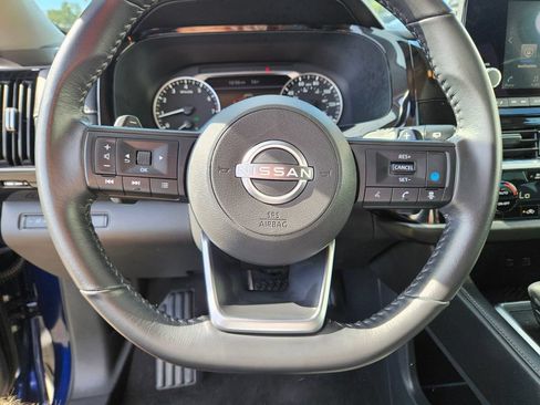 Used 2025 Nissan Pathfinder SV AWD/4WD image 24