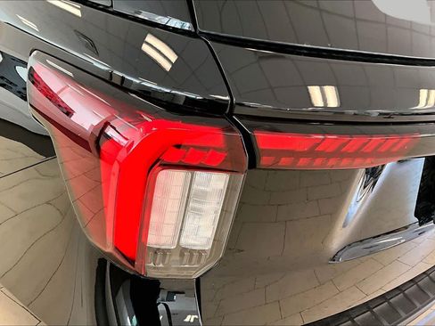 Used 2025 Ford Explorer ST AWD/4WD image 27