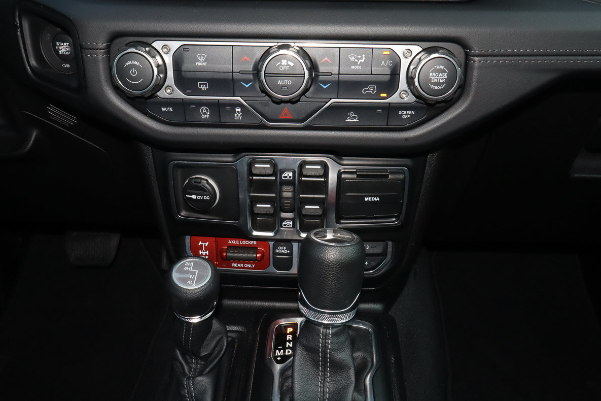 Used 2026 Jeep Gladiator Mojave AWD/4WD image 11