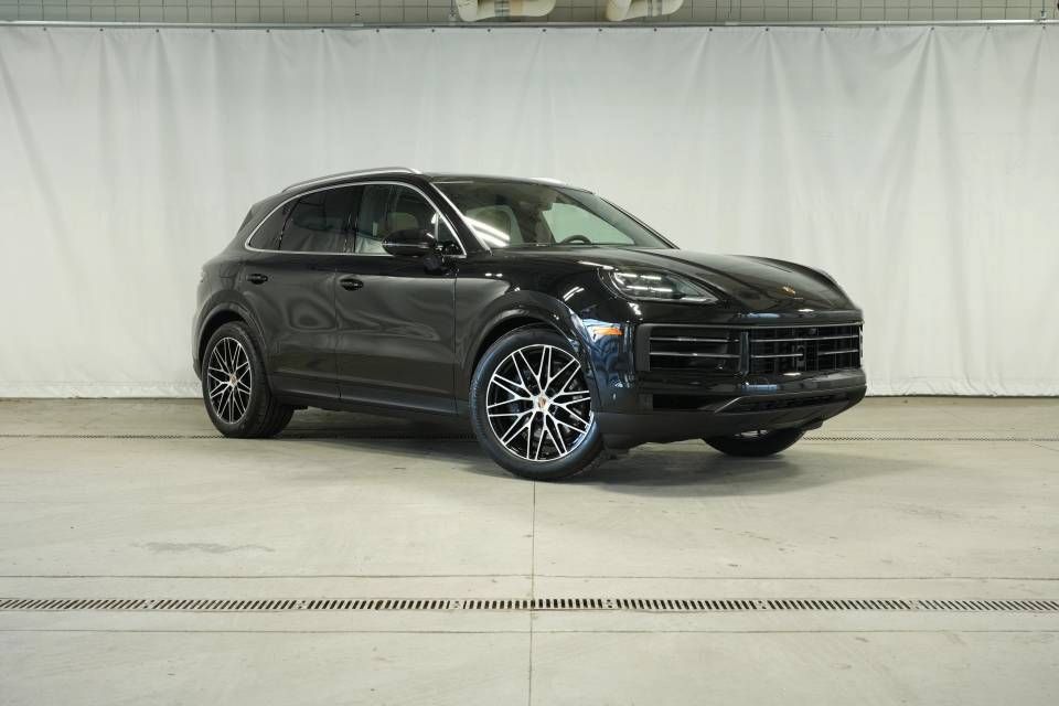 Certified 2026 Porsche Cayenne AWD/4WD image 9