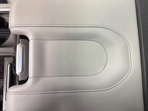 Used 2025 Ford Expedition Platinum image 20