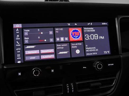 Certified 2022 Porsche Macan AWD/4WD image 34