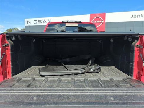 Certified 2021 Nissan Titan SV w/ SV Convenience Package image 15