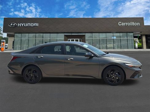 New 2026 Hyundai Elantra SEL Sport FWD image 5